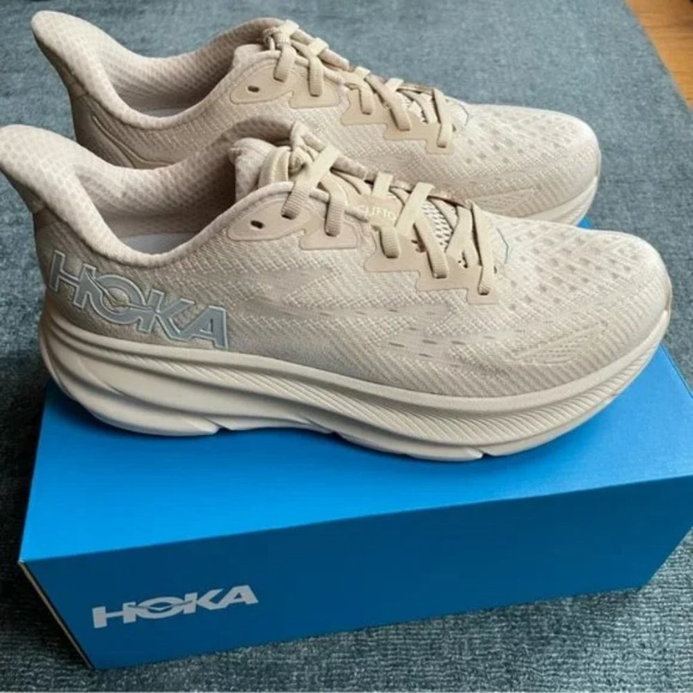 NWT Hoka women’s Clifton HOKA